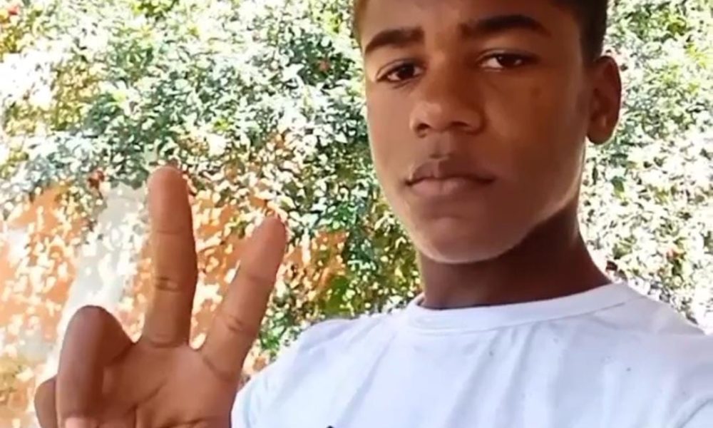 Adolescente Morre Com Tiro Na Cabeça Quando Voltava Da Escola Em São