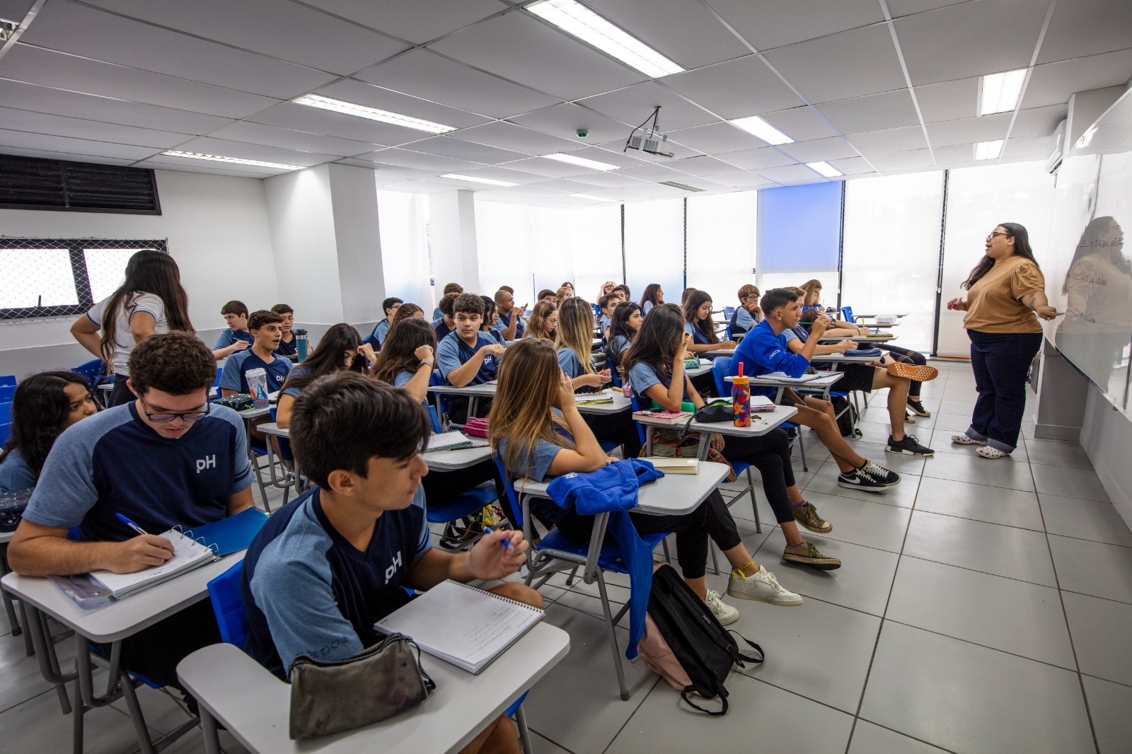 Alunos de escola pública podem concorrer a bolsas integrais no Colégio pH (Foto: Divulgação)