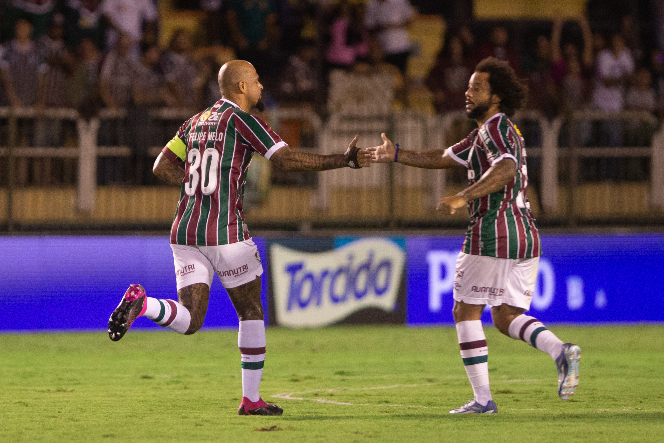 Fluminense larga atrás, mas se recupera e vence o Goiás com autoridade no  Raulino de Oliveira, Fluminense
