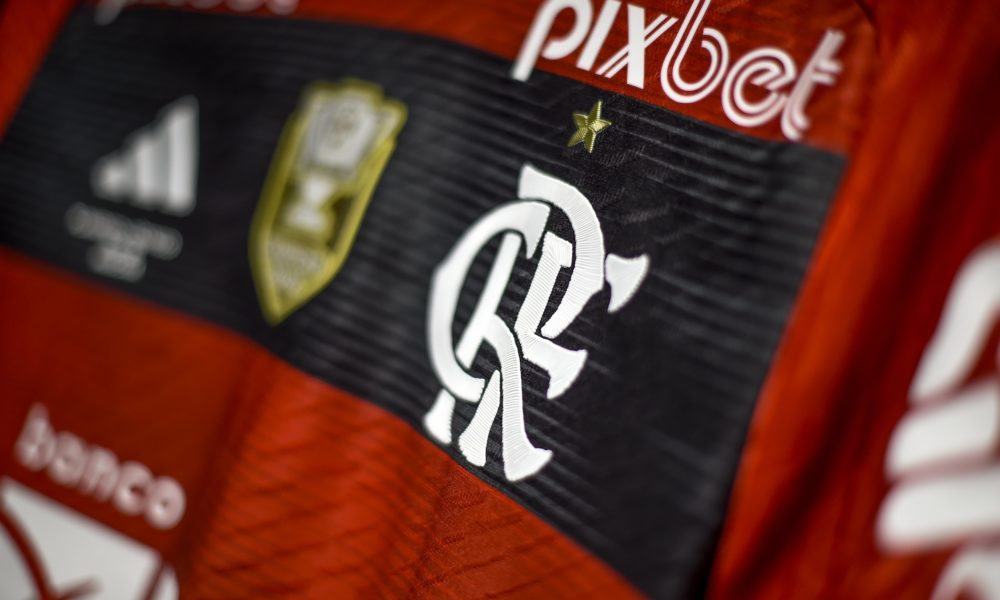 Flamengo aprova renovação de contrato do patrocínio no ombro da