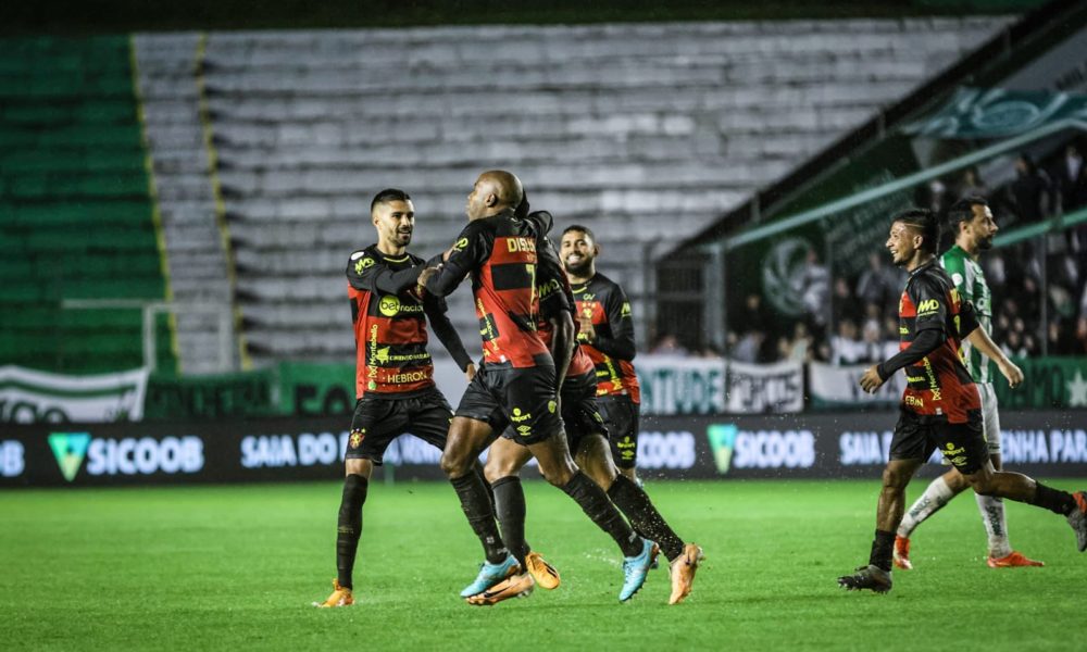 Sob muita chuva, Juventude fica no empate com o Sport e segue no