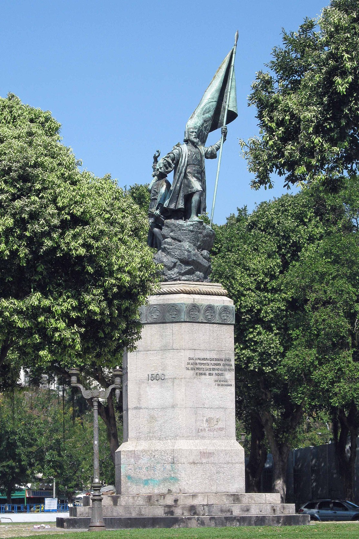 Câmara do Rio aprova projeto que proíbe homenagem a escravocratas, eugenistas e violadores dos direitos humanos