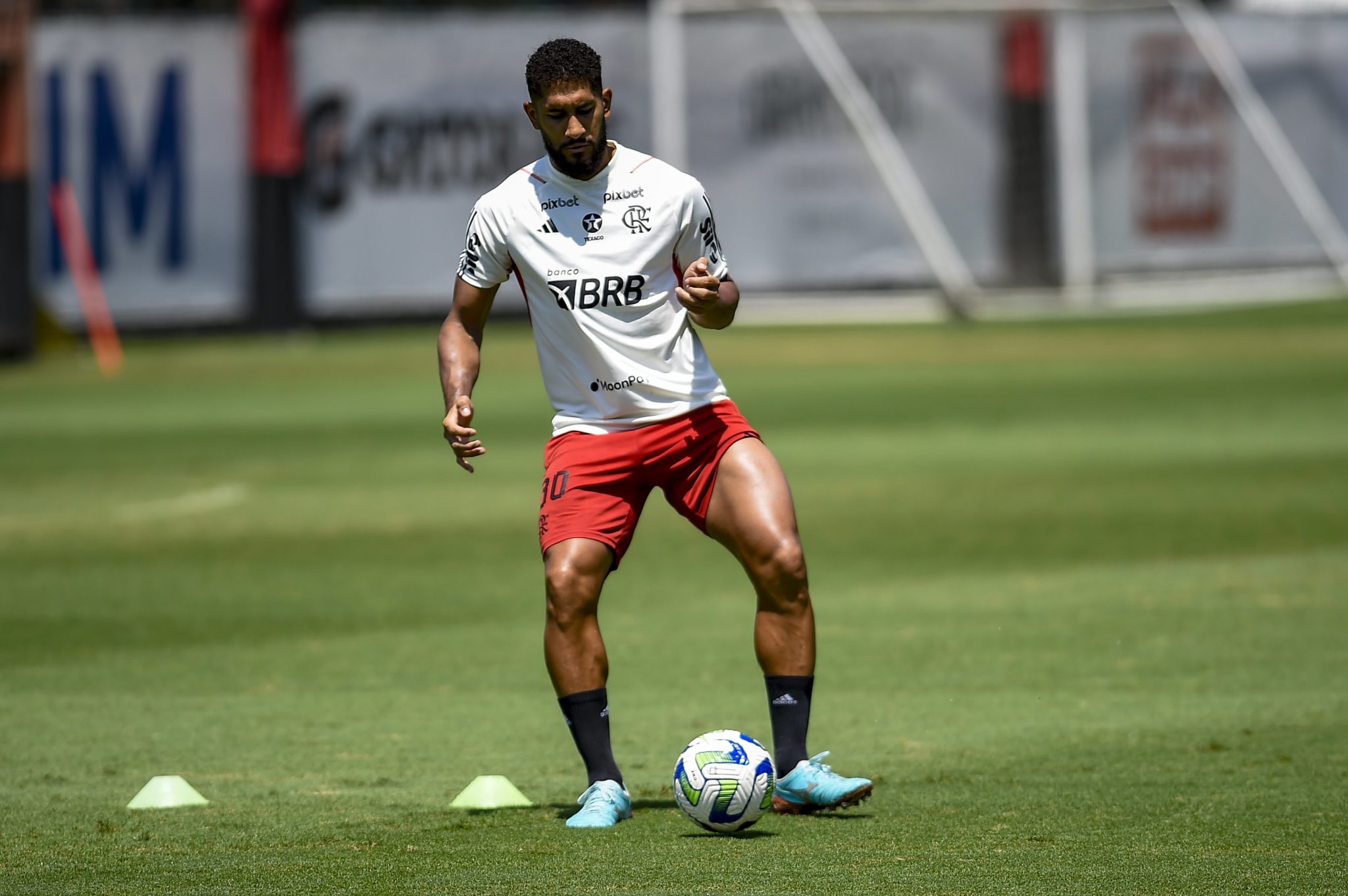 Pablo zagueiro do Flamengo é emprestado ao Botafogo Super Rádio Tupi