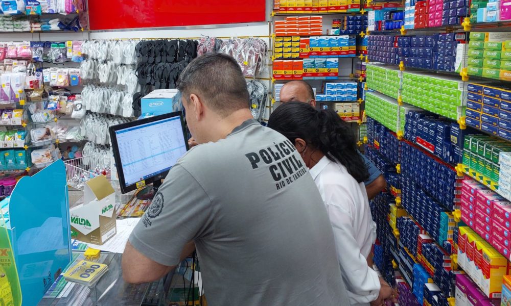 Farm Cia Que Comercializava Rem Dio Sem Receita Interditada Na Zona Norte