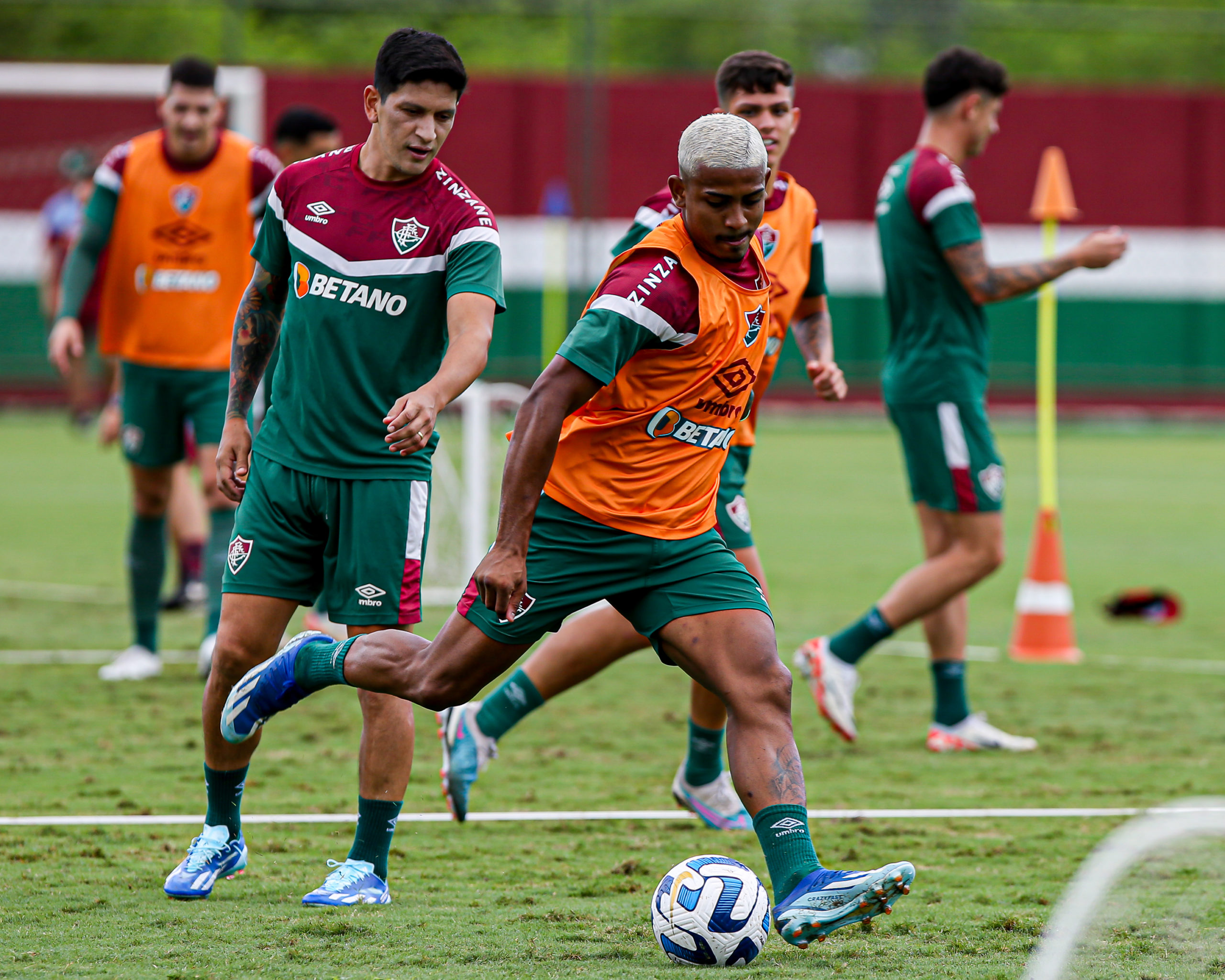 Liga dos Campeões volta nesta terça-feira (22); Confira os jogos do dia -  Super Rádio Tupi