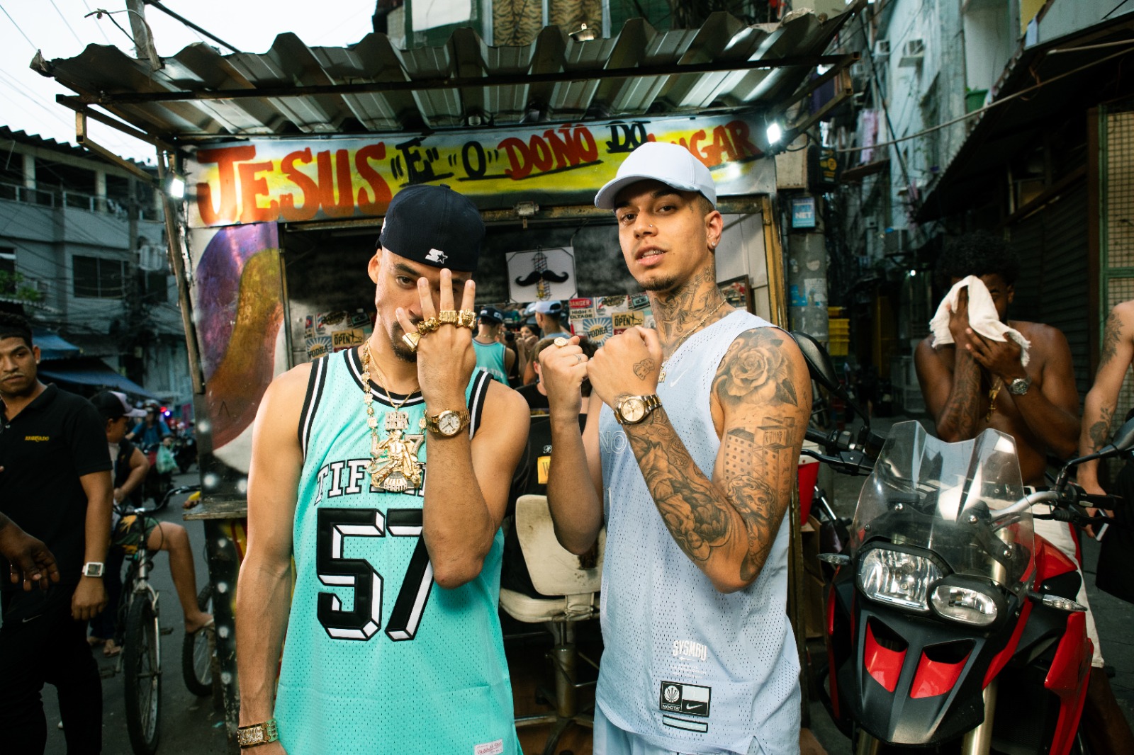 L7NNON faz feat. com Veigh (Foto: Divulgação)