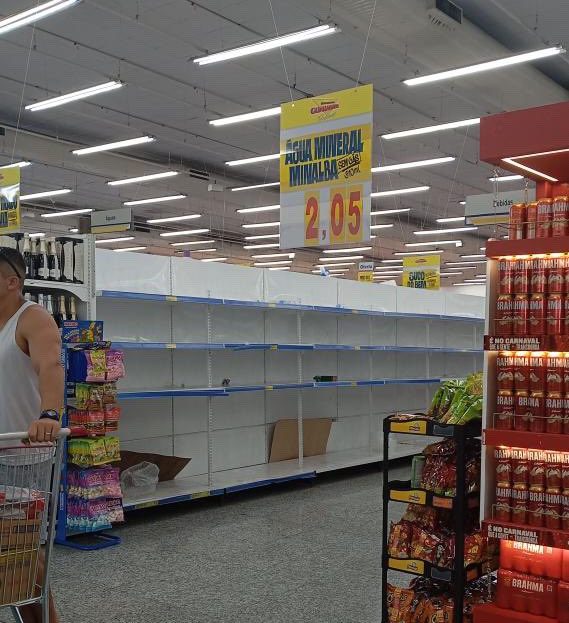 Correria provoca desabastecimento de água em mercados da Região Metropolitana do Rio