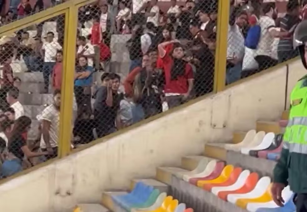 Racismo da torcida Universitário contra o Botafogo