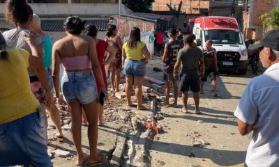 Caminhão perde controle e invade casa na Baixada Fluminense.