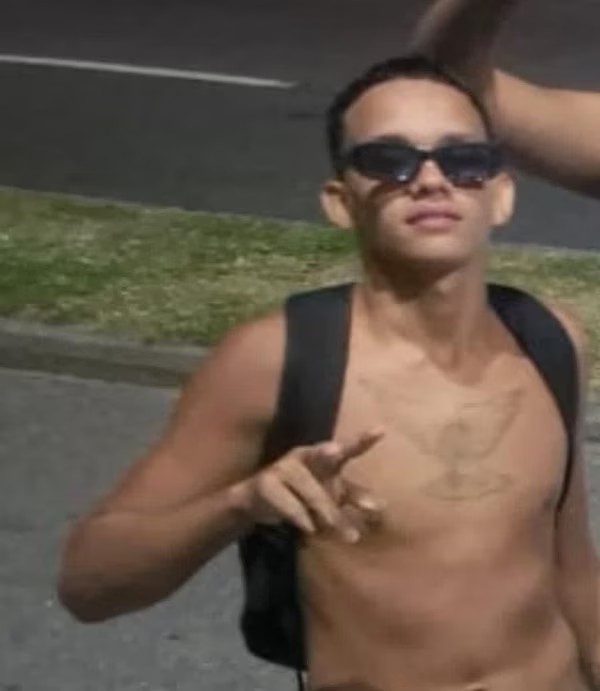 Lucas Murilo de Carvalho , de 17 anos, foi baleado quando voltada do trabalho, na Estrada Benvindo de Novaes