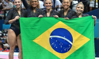 Equipe brasileira de ginastas formada por Rebeca Andrade, Jade Barbosa, Julia Soares, Lorrane Oliveira e Flávia Saraiva