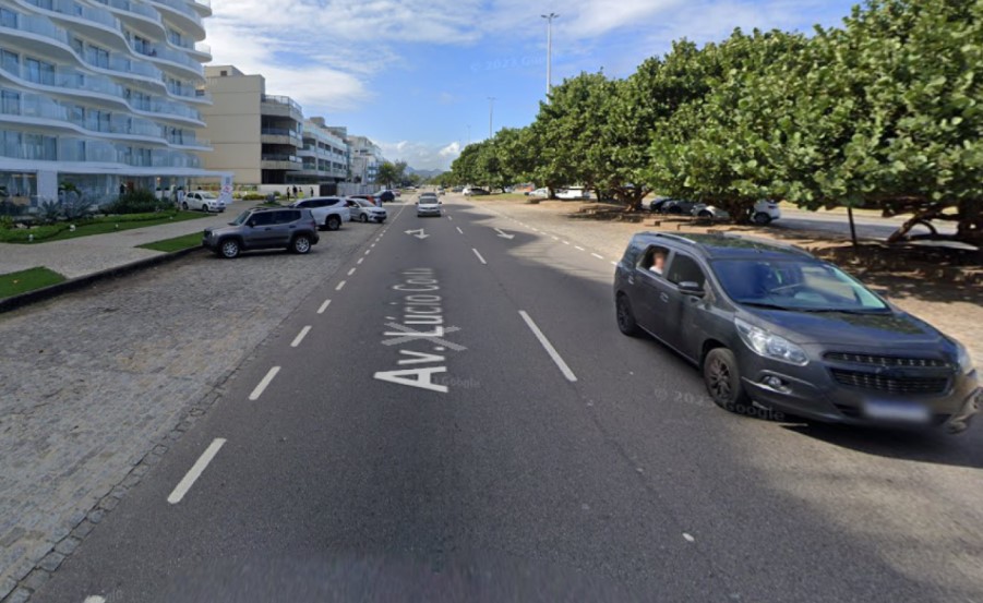 Homem morre atropelado na Avenida Lúcio Costa, no Recreio dos Bandeirantes