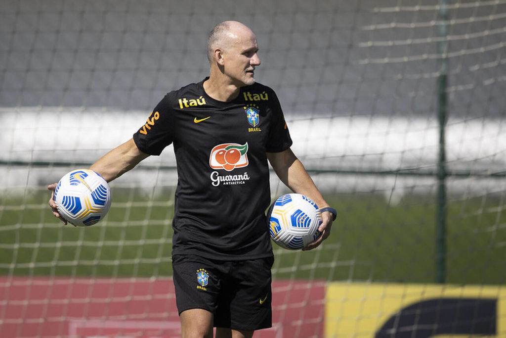 Taffarel Mais que um goleiro um mito Mas qual o segredo por trás de