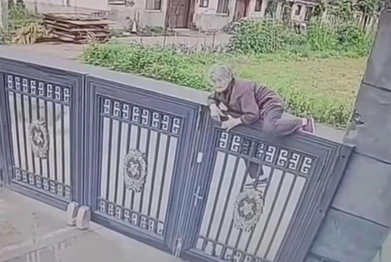Mulher de 92 anos pula portão para fugir de casa de repouso