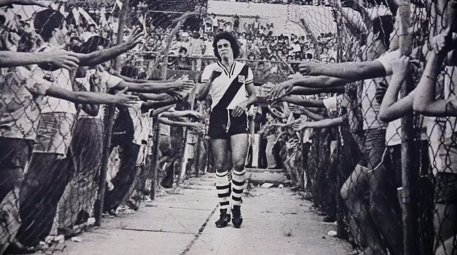 Roberto Dinamite em jogo do Vasco. 