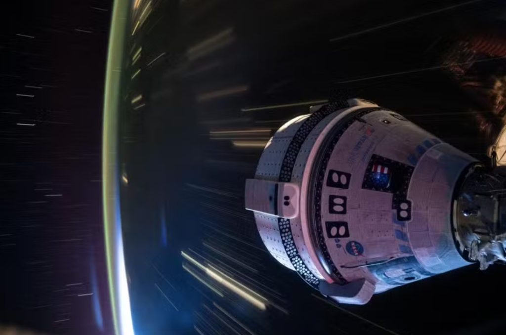 Starliner na Estação Espacial Internacional