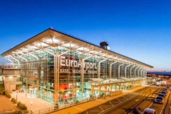 aeroporto na França é evacuado