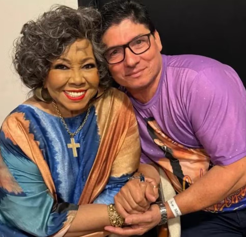 Alcione e o fã da cantora, Reginaldo