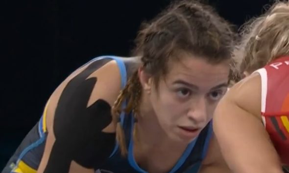 Giullia Penalber vence alemã na repescagem e vai disputar o bronze no wrestling em Paris.