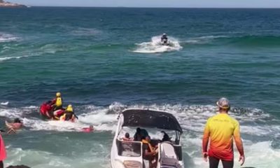 Lancha com 11 pessoas bate em pedras no Quebra-Mar da Barra da Tijuca Lancha com 11 pessoas bate em pedras no Quebra-Mar da Barra da Tijuca 