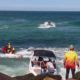Lancha com 11 pessoas bate em pedras no Quebra-Mar da Barra da Tijuca Lancha com 11 pessoas bate em pedras no Quebra-Mar da Barra da Tijuca 