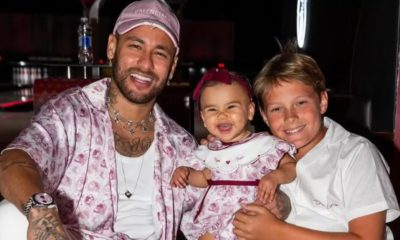 Neymar ao lado dos filhos