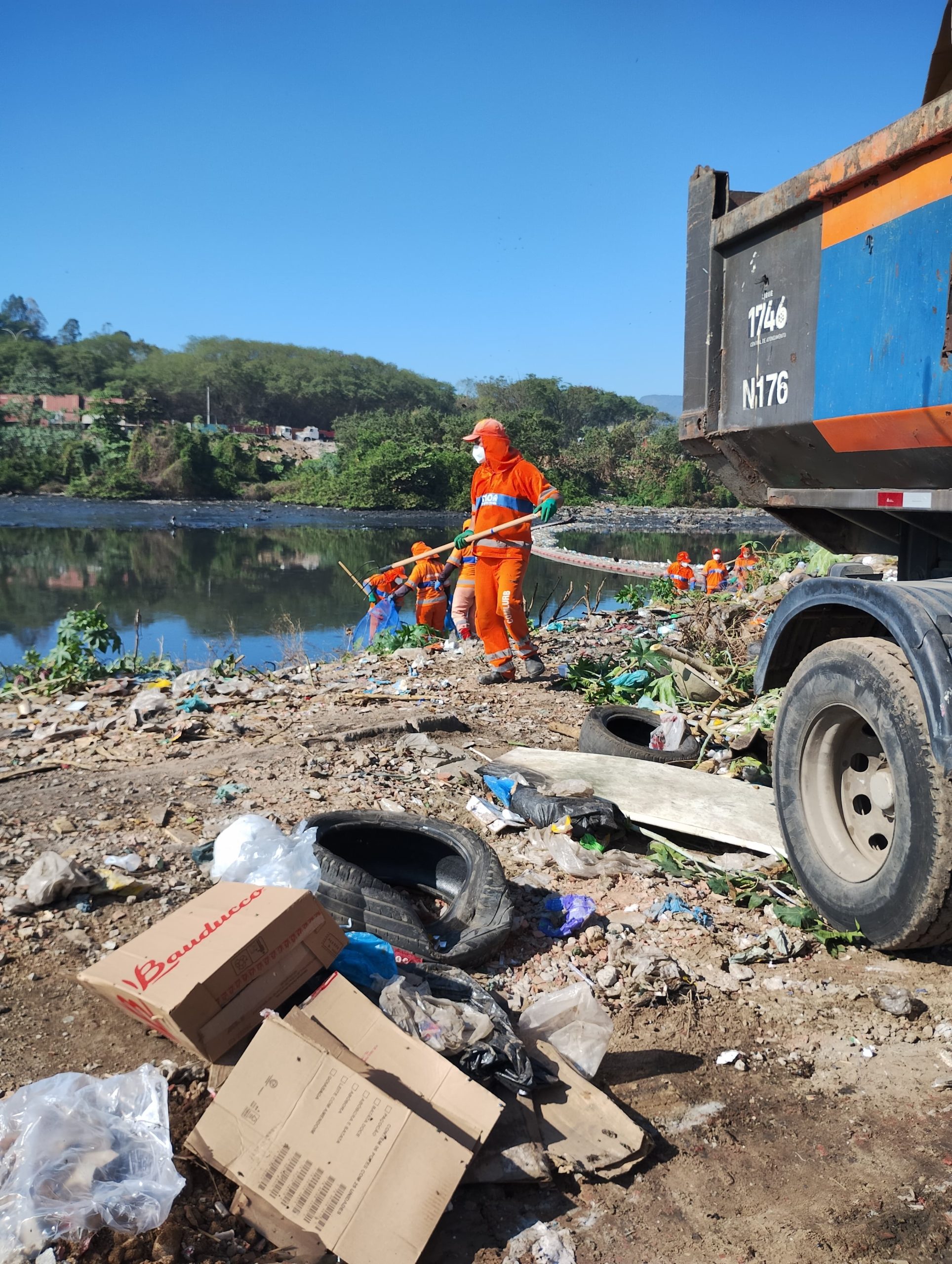 limpeza comlurb complexo da mare