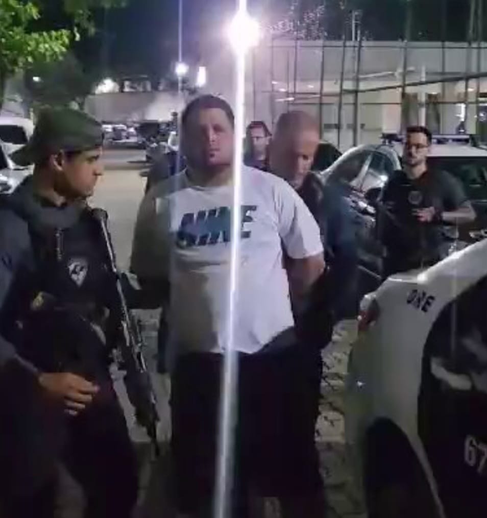 Anderson Amorim Araújo, conhecido como “Bigode”, líder da milícia em Seropédica, foi detido quando saía do Complexo da Maré