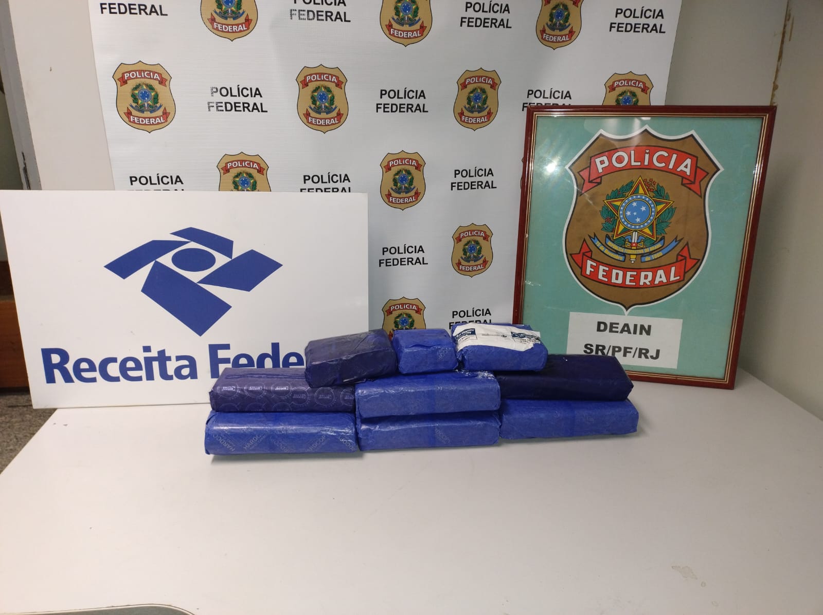 Receita Federal apreende 7,4 kg de cocaína com passageiro grego no Aeroporto do Galeão