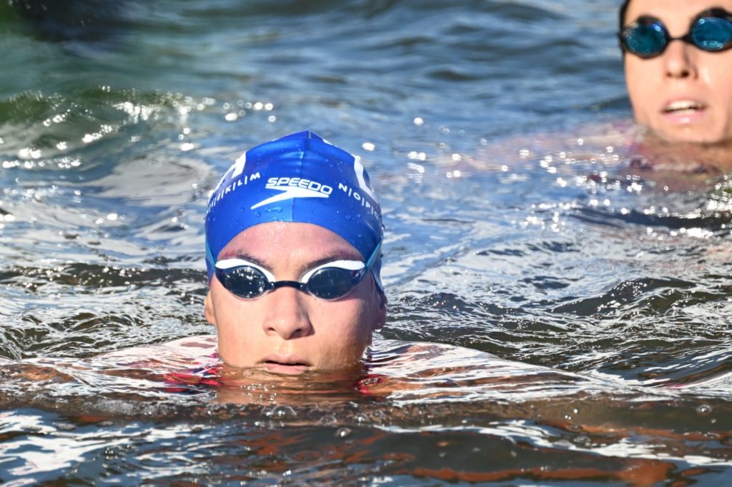 Ana Marcela Cunha termina em 4º lugar na maratona aquática.