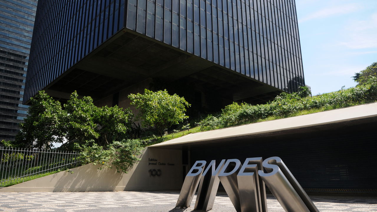 Concurso BNDES 2024: Inscrições Abertas com Mais de 63 mil Candidatos!