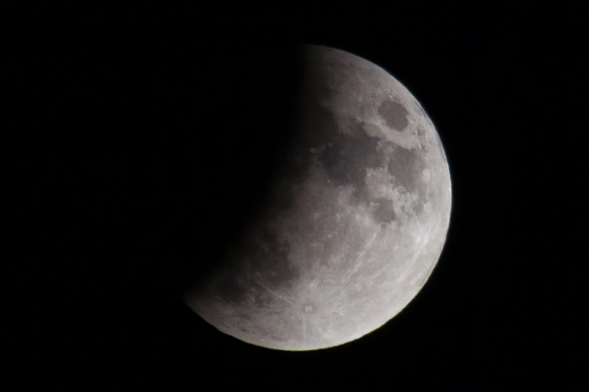 Descoberta incrível! Tábuas de 4 mil anos revelam previsões antigas sobre eclipses lunares