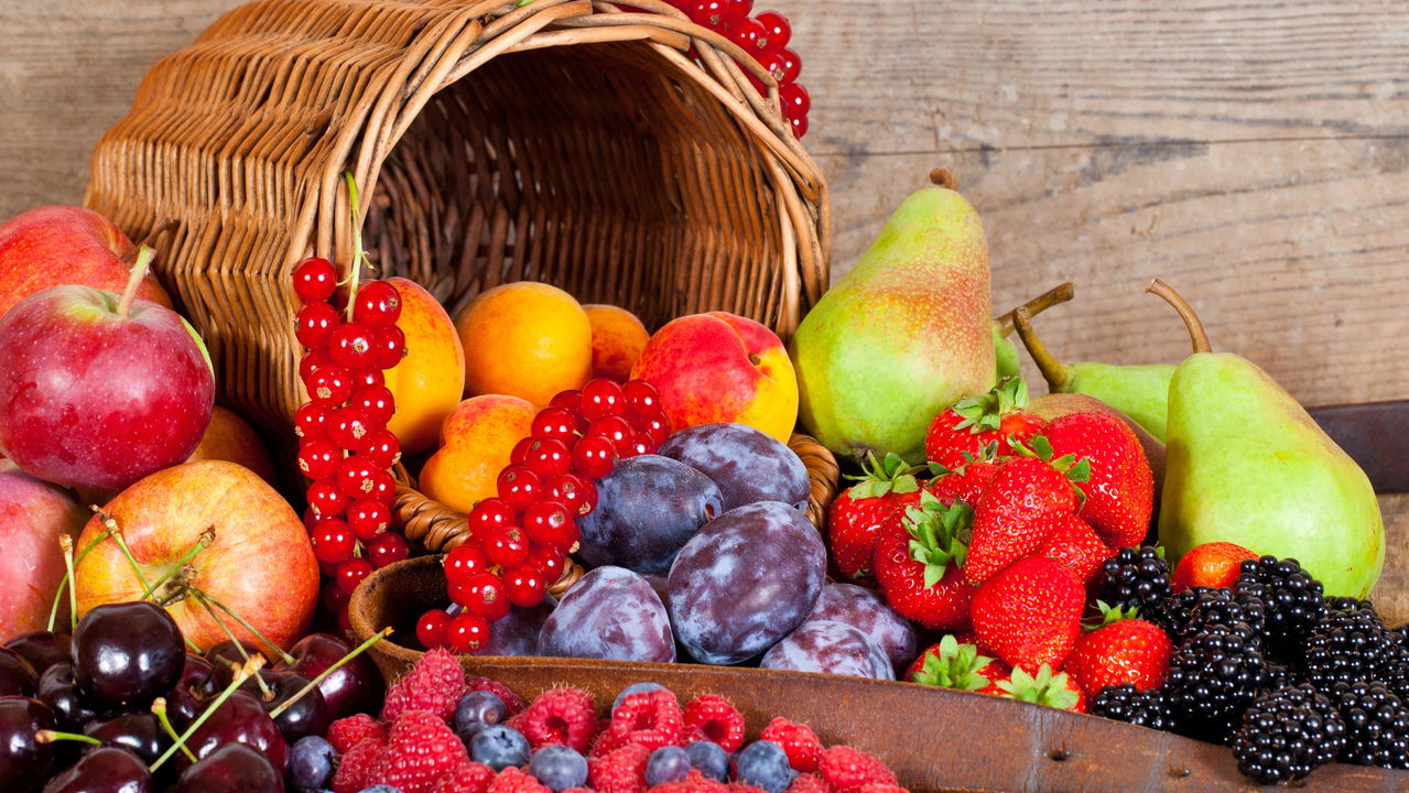 Descubra as melhores frutas do inverno e seus benefícios para a saúde