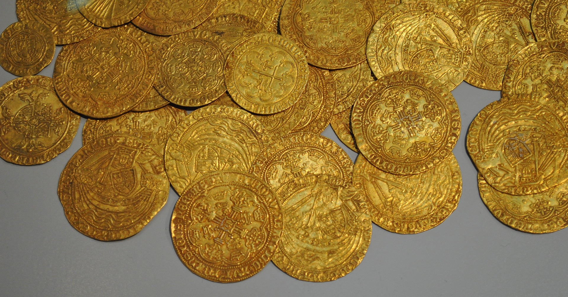 Arqueólogos encontram tesouro de moedas de ouro da Grécia antiga