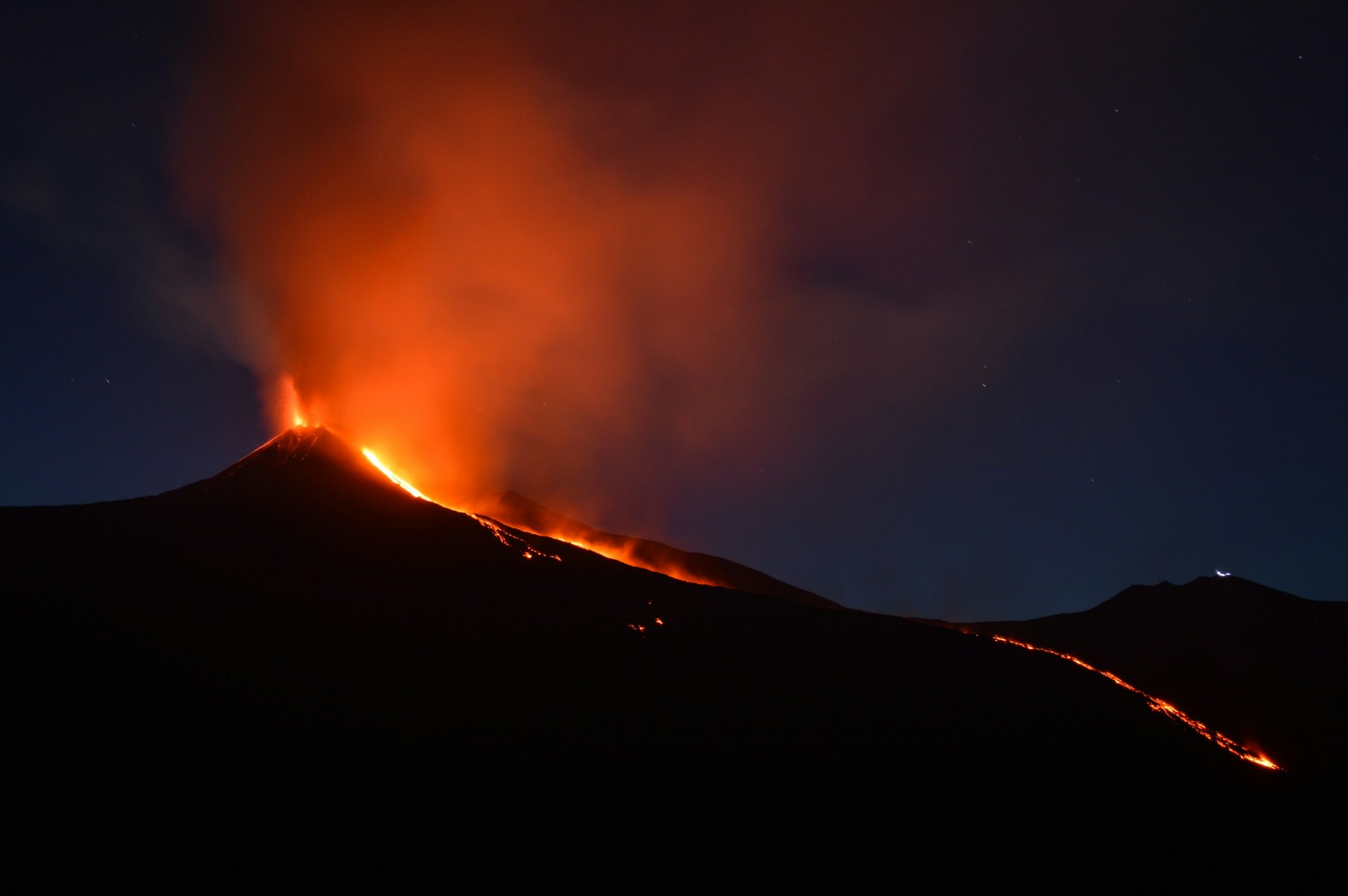 Lava de vulcão fria? Conheça o Ol Doinyo Lengai, o vulcão com a menor temperatura do mundo