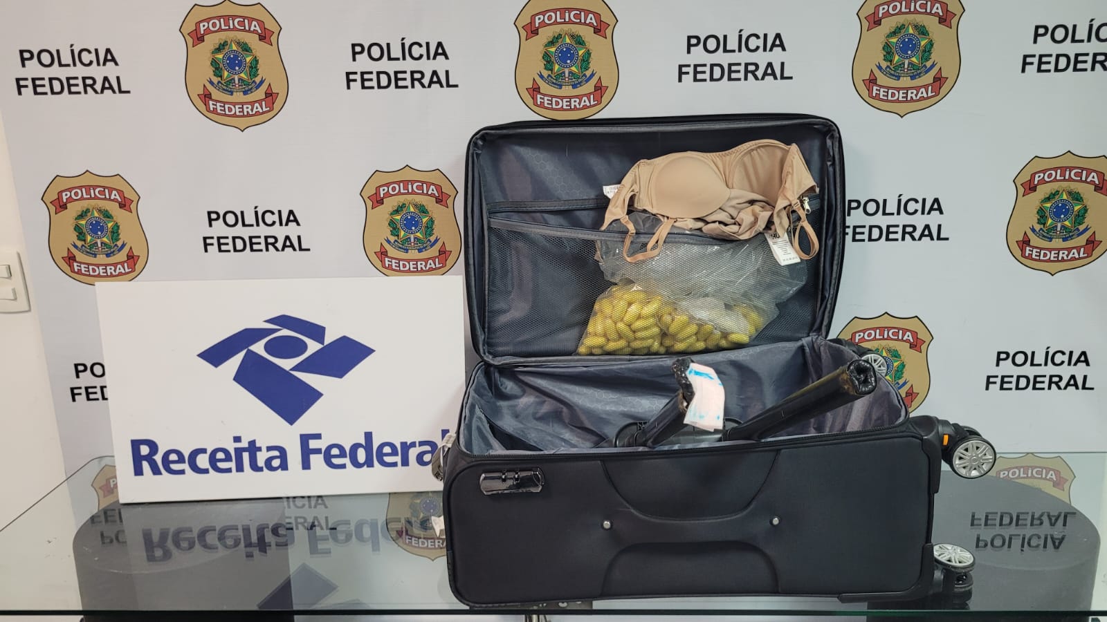 Passageira é presa com cocaína avaliada em R$ 93 mil no Aeroporto Galeão