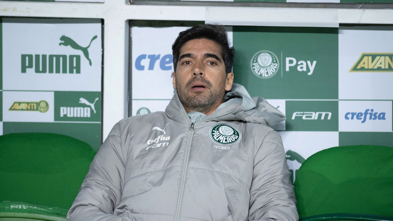 Até quando Abel Ferreira permanece no Palmeiras? Técnico busca tricampeonato nacional