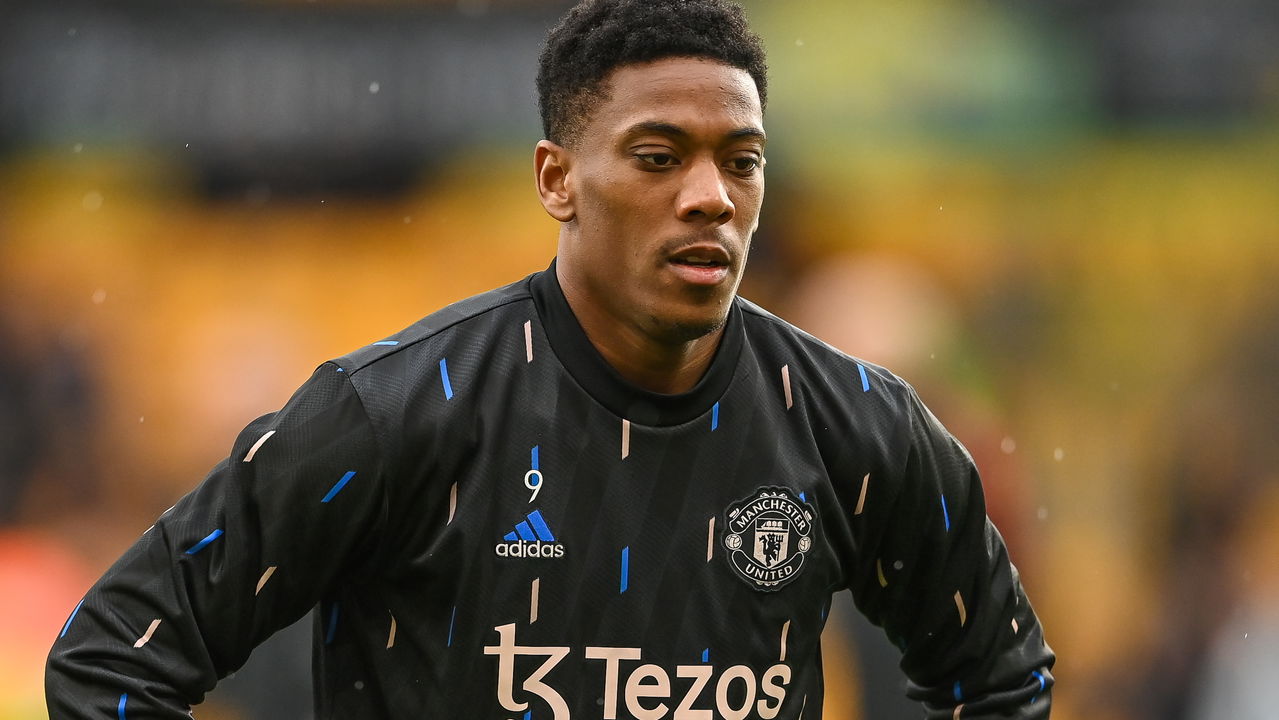 Anthony Martial, cotado no Brasil, é o novo reforço do AEK Athens