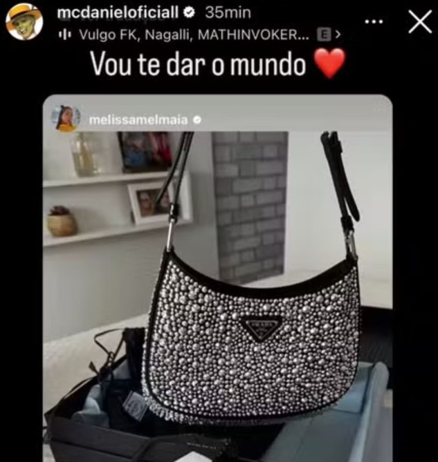 Bolsa da Prada de Mel Maia