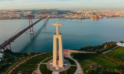 Estátua de Cristo, em Almada, Portugal