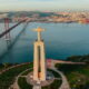 Estátua de Cristo, em Almada, Portugal