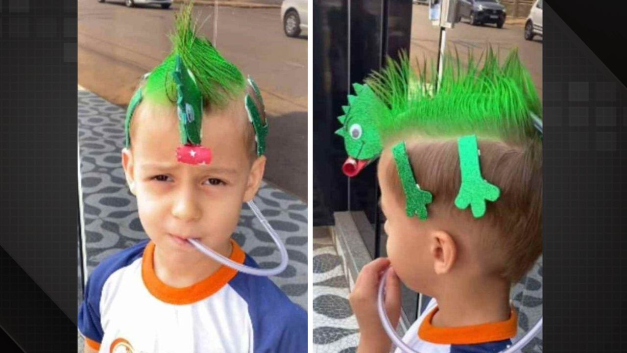 Menino rouba cena com penteado de camaleão