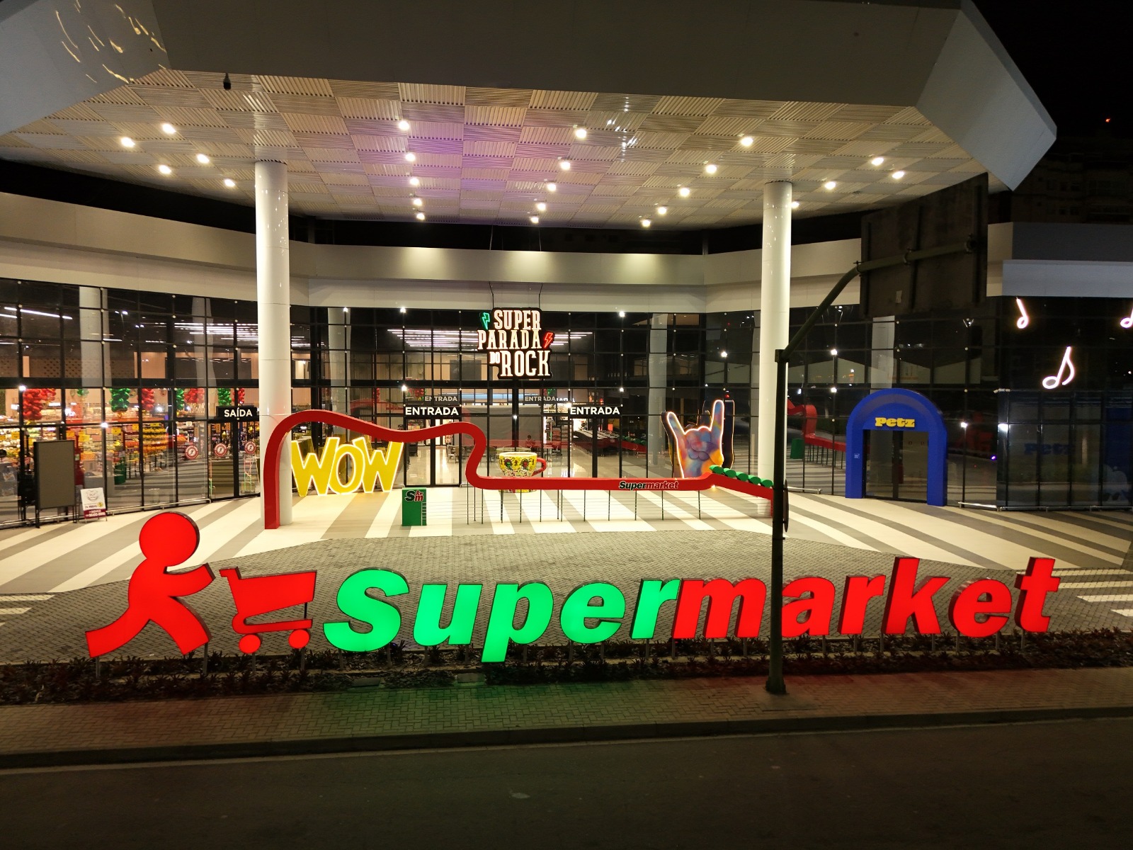 Supermarket Barra Blue Promove ‘Super Parada do Rock’ Durante o Rock in Rio 2024