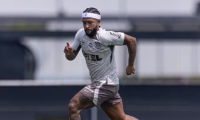 Memphis Depay pelo Corinthians