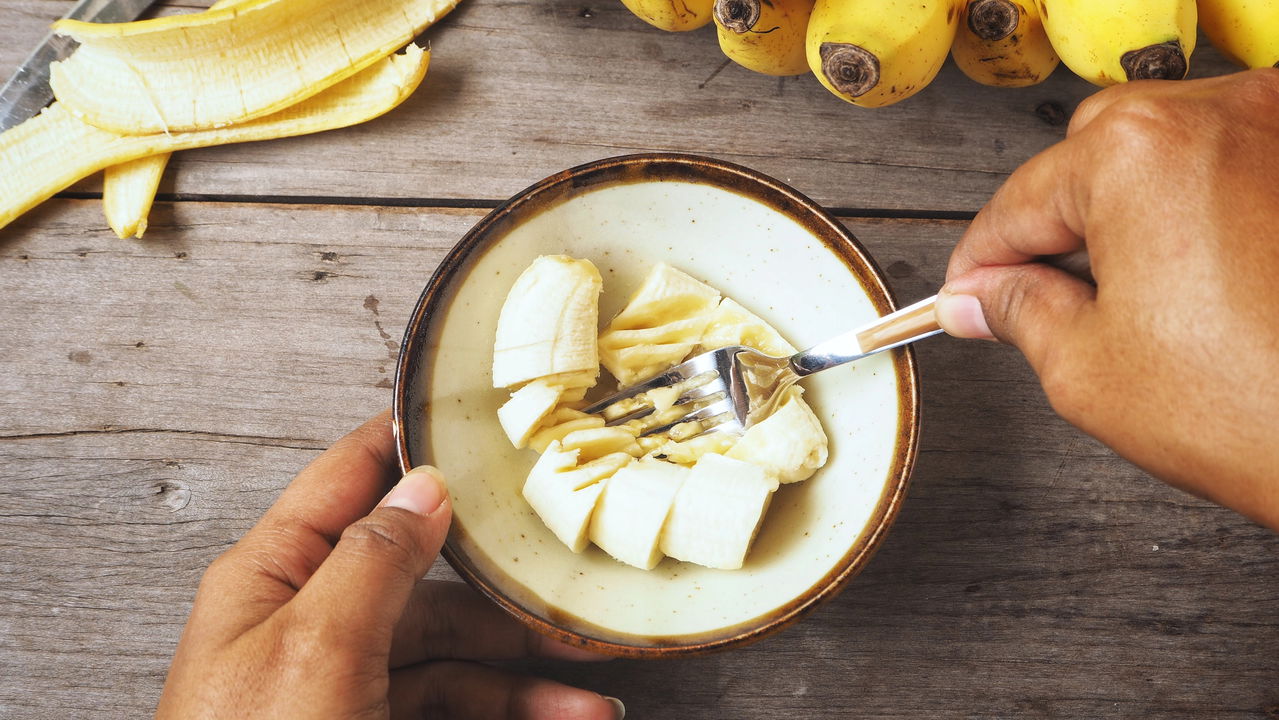 Por que você nunca deveria comer bananas no café da manhã