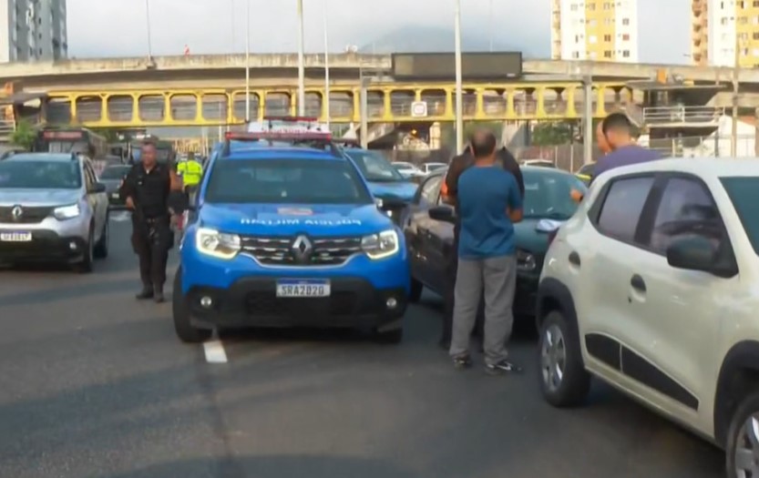 Mulher morre atropelada na Linha Amarela.