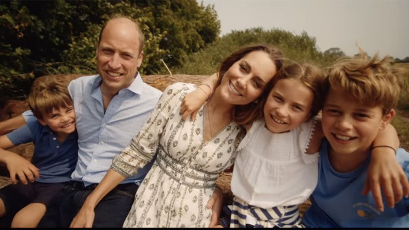 Príncipe Louis, príncipe William, princesa Kate Middleton, princesa Charlotte e príncipe George.