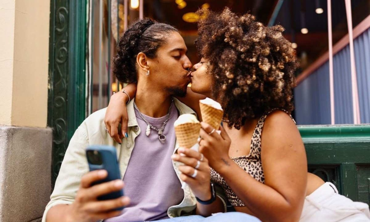 Jovens adultos estão bebendo menos álcool? Pesquisa aponta nova tendência