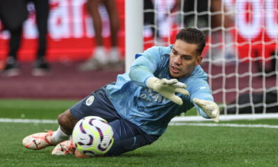 Ederson fala sobre interesse saudita e motivos para continuar no Manchester City