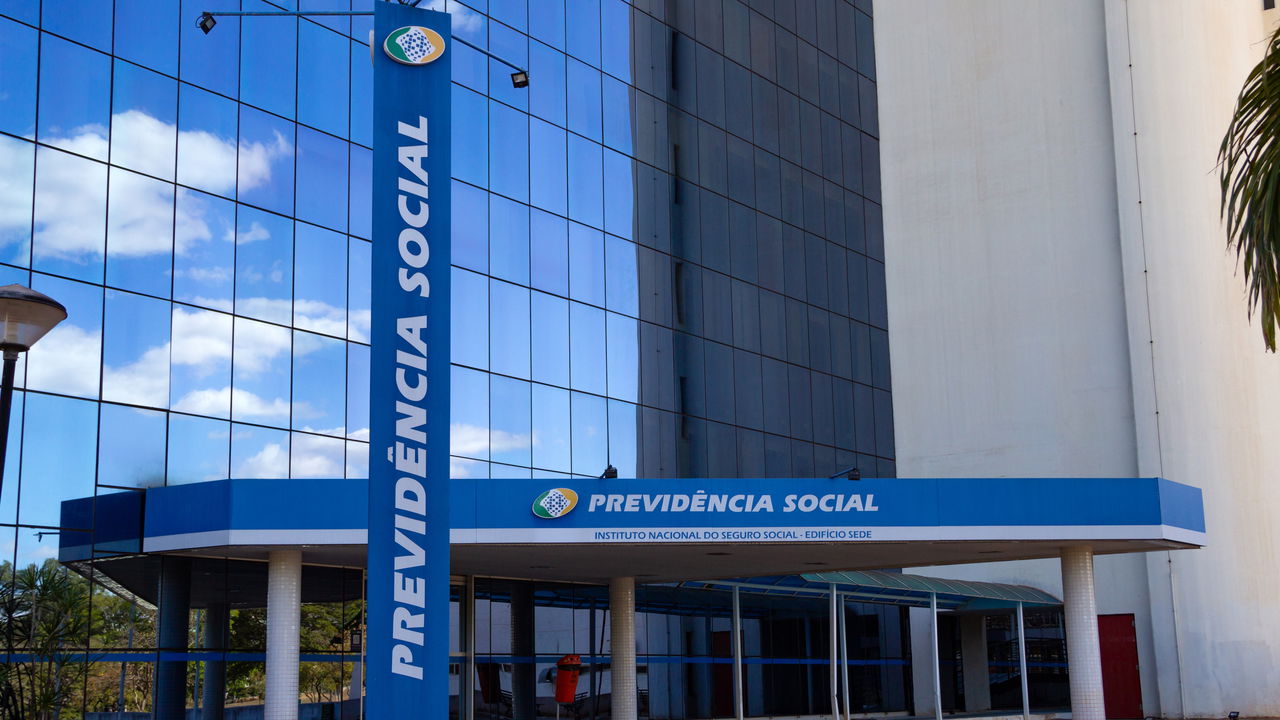 Justiça determina fim da exclusividade para bancos pagadores do INSS